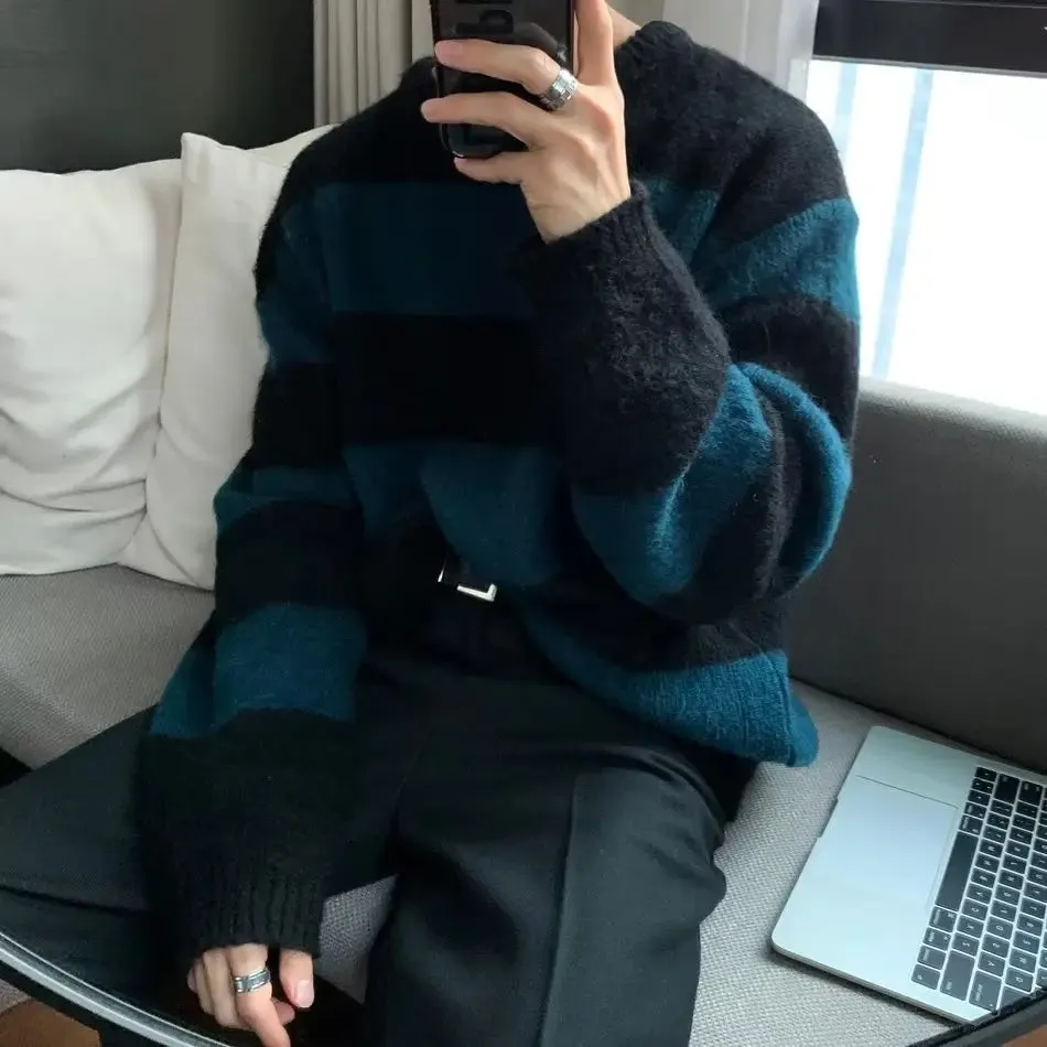 Round Neck Striped Design Soft Glutinous Sweater
